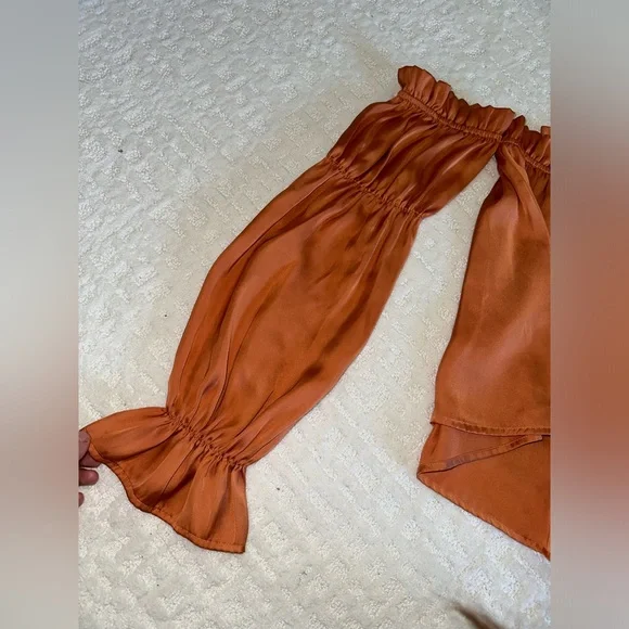 Forever 21 Off the shoulder dreamy blouse by Forever 21 Contemporary - Picture 5 of 9